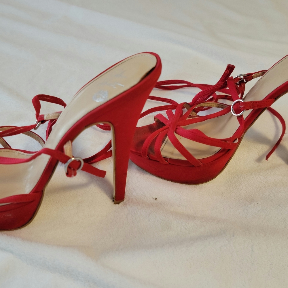 Red Stilettos - Picture 3 of 5